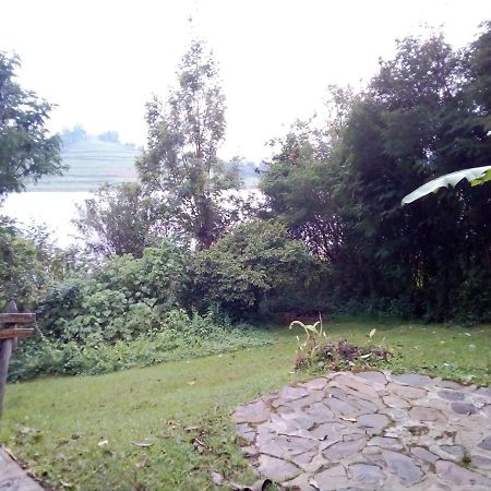 Byoona Amagara At Lake Bunyonyi Kabale Esterno foto